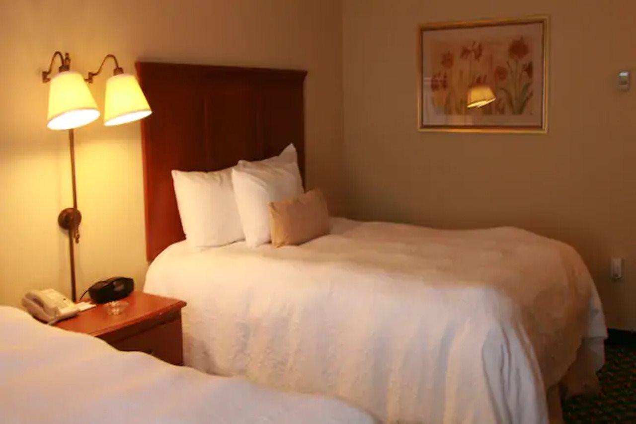 Newly Renovated Hampton Inn Omaha West Lakeside Extérieur photo