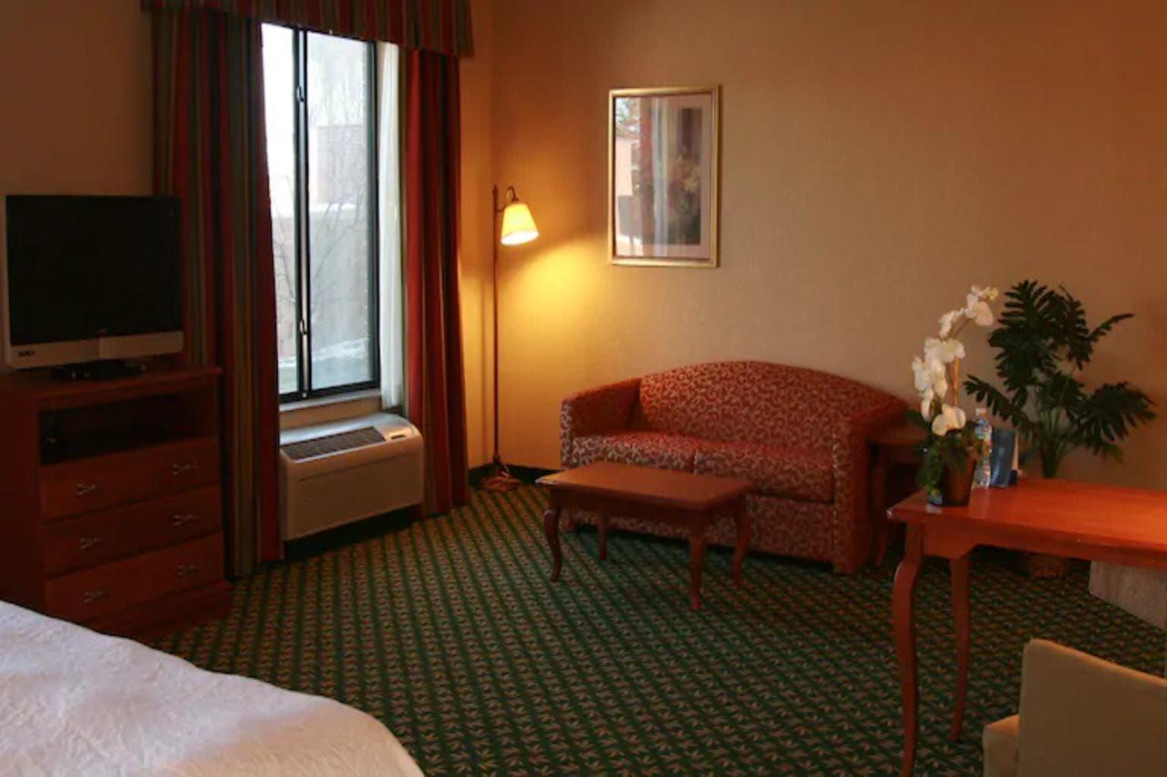 Newly Renovated Hampton Inn Omaha West Lakeside Extérieur photo
