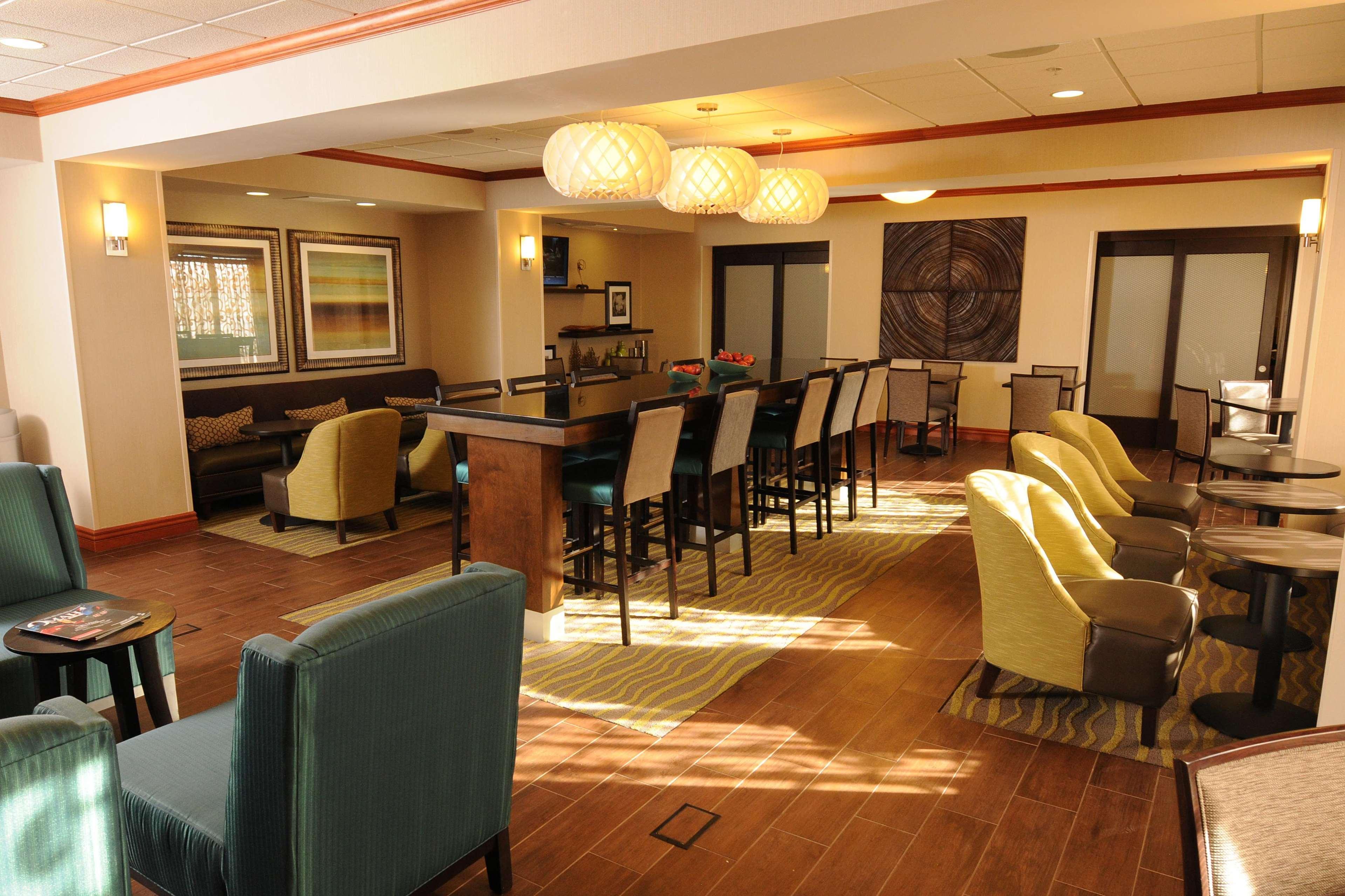 Newly Renovated Hampton Inn Omaha West Lakeside Extérieur photo