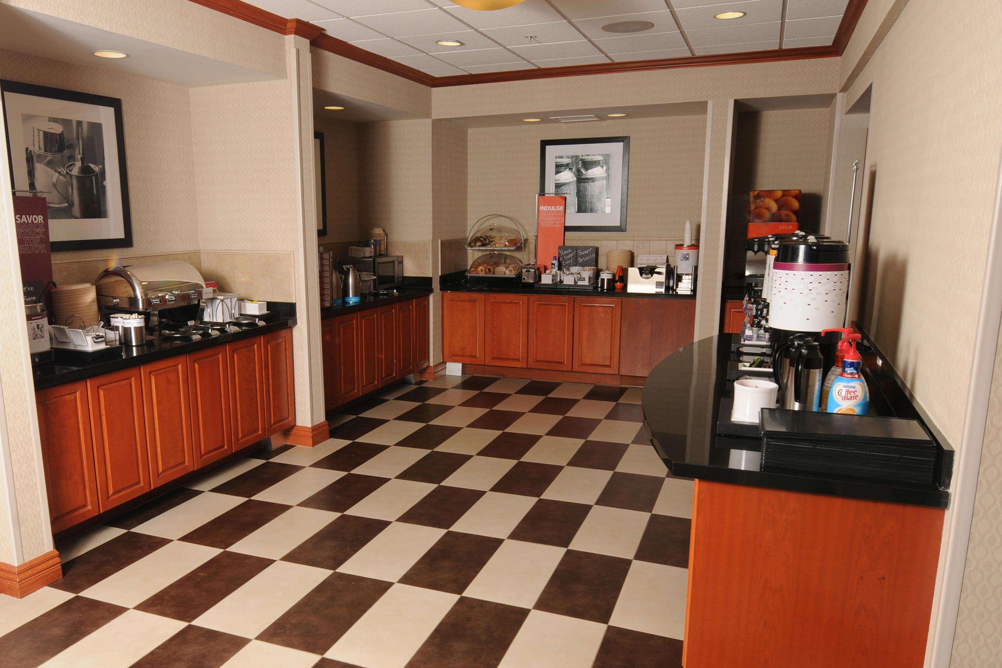 Newly Renovated Hampton Inn Omaha West Lakeside Extérieur photo