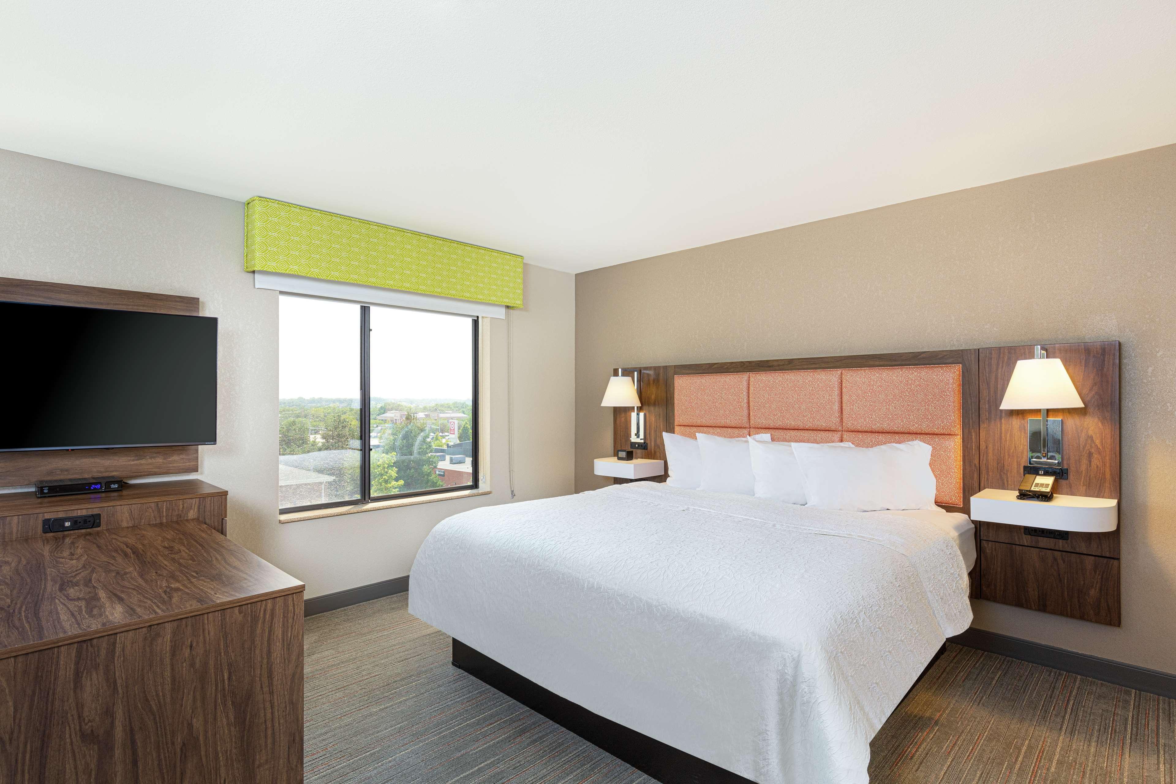 Newly Renovated Hampton Inn Omaha West Lakeside Extérieur photo