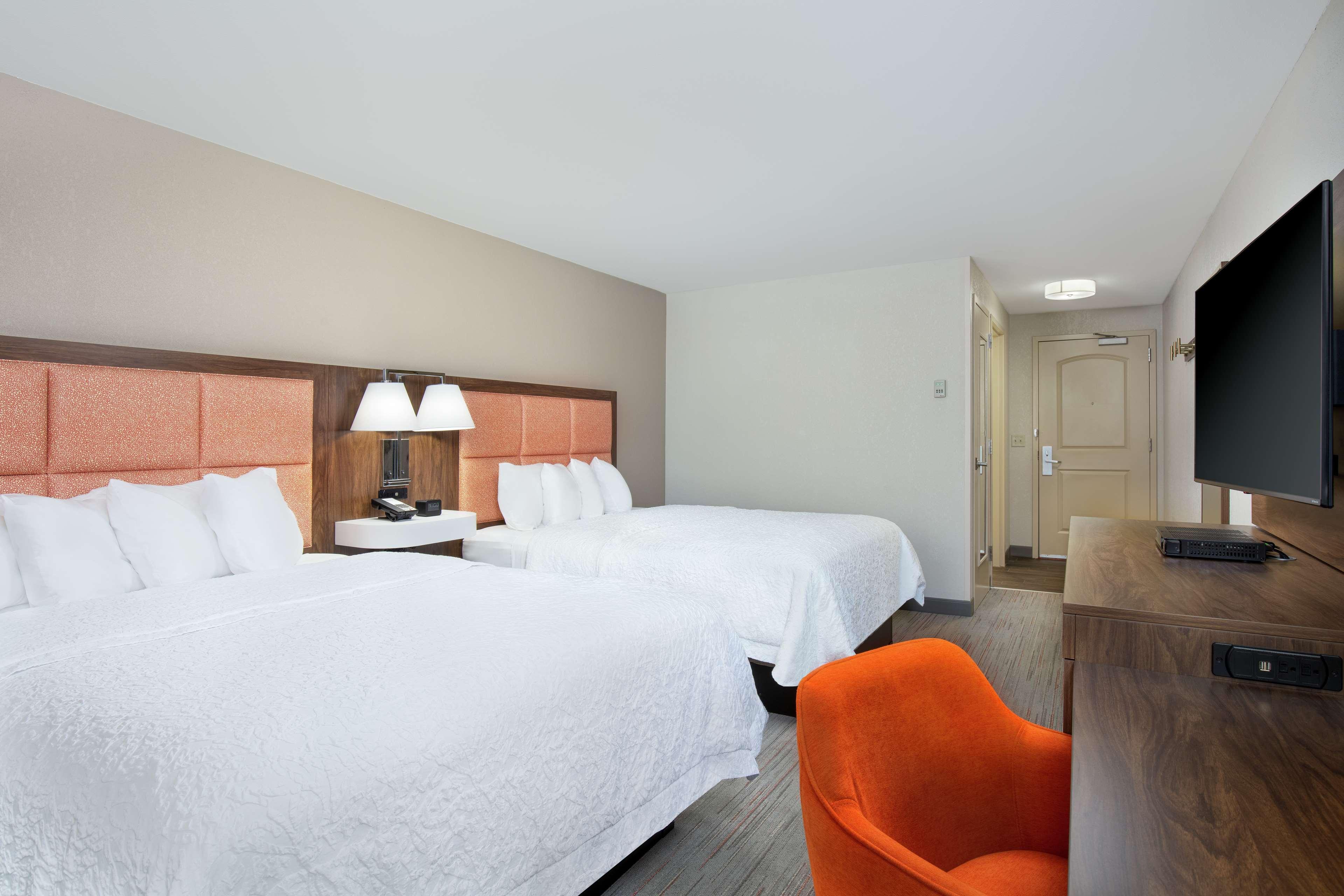 Newly Renovated Hampton Inn Omaha West Lakeside Extérieur photo