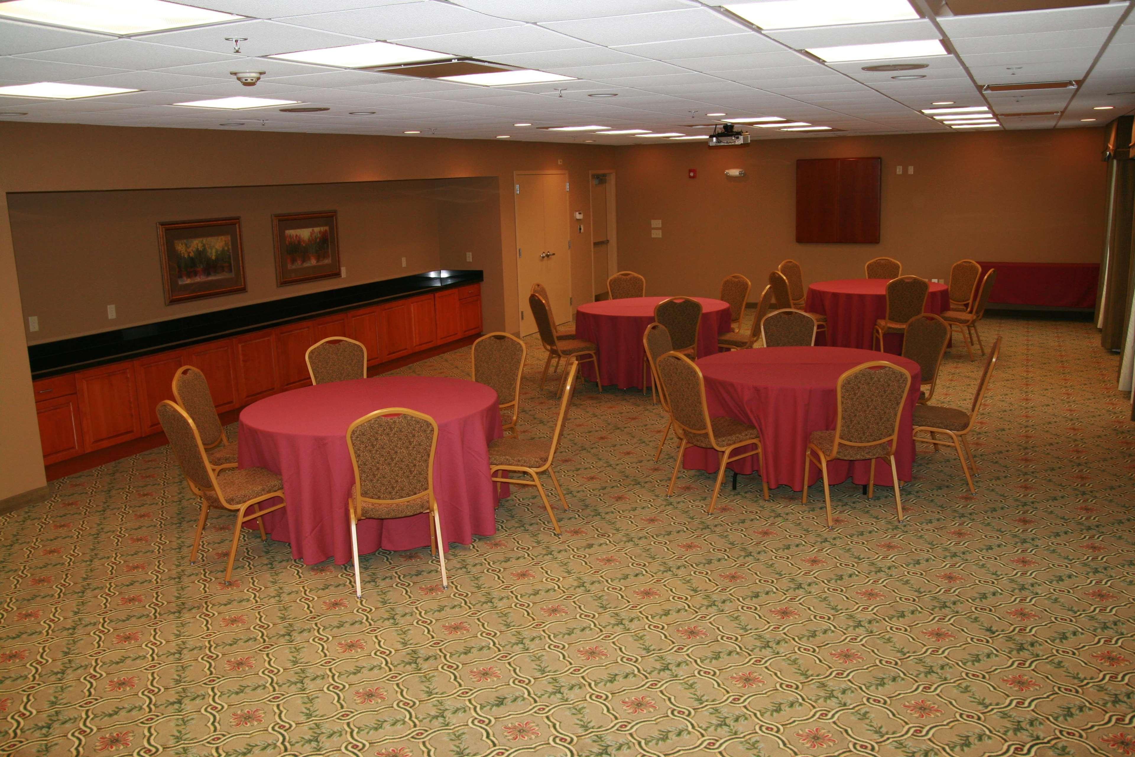 Newly Renovated Hampton Inn Omaha West Lakeside Extérieur photo
