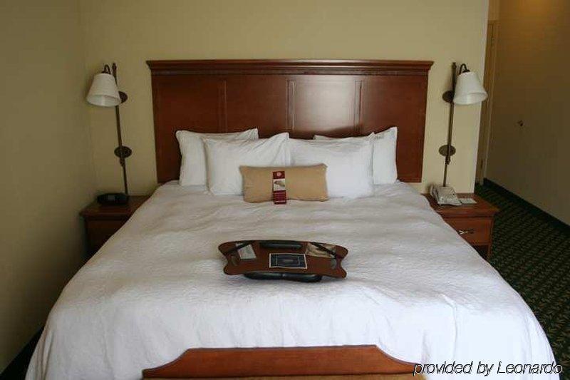 Newly Renovated Hampton Inn Omaha West Lakeside Extérieur photo