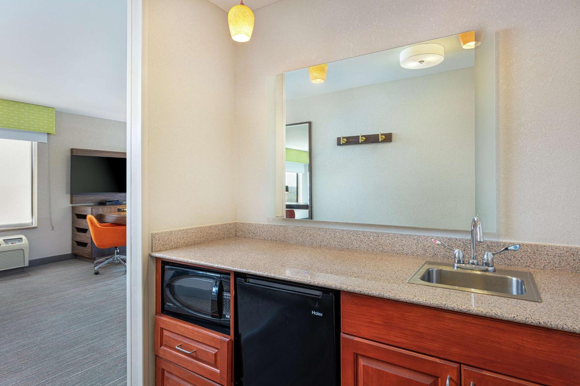 Newly Renovated Hampton Inn Omaha West Lakeside Extérieur photo