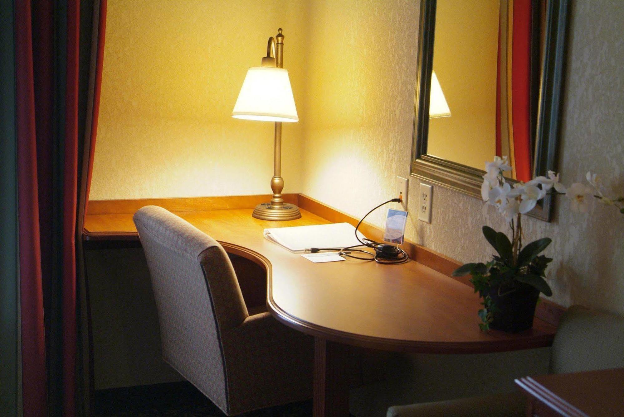 Newly Renovated Hampton Inn Omaha West Lakeside Chambre photo